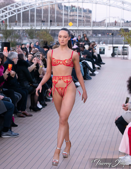 Olivia James Baird_ pretty actress picture