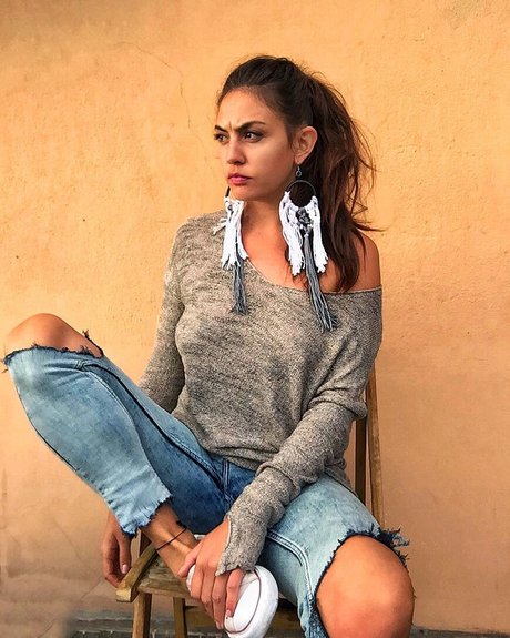 Plam V Hawly pretty actress gallery