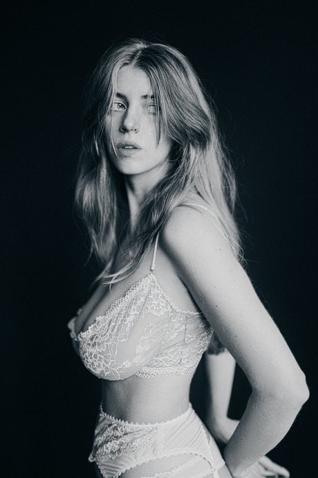 Agnes Verano hot model galleries