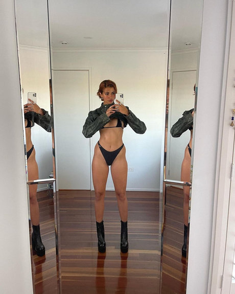 Ambra Guiotto model erotic archive