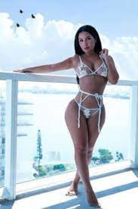 Mandy Milano xxx pornstar photo