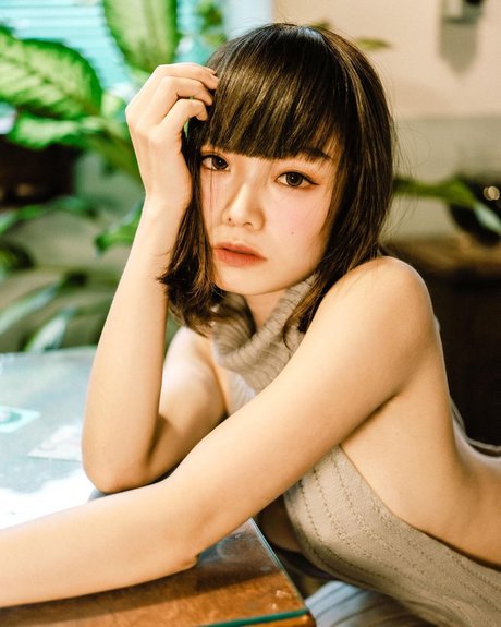 Queenie Lam nice pornstar pictures