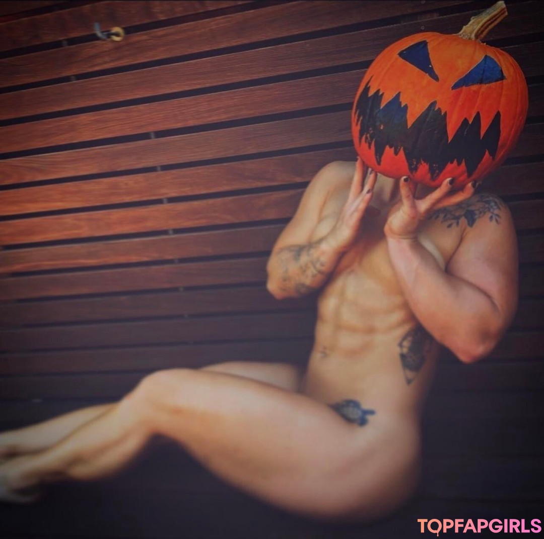 Dani Speegle nude model img