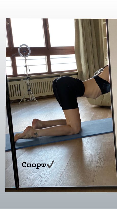 skinny milf onlyfans porn image