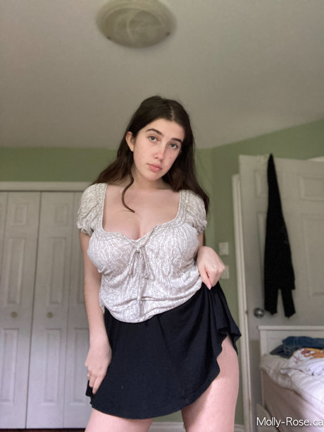 _Molly Barkasy star naked img