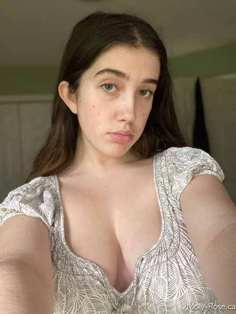 _Molly Barkasy model best picture