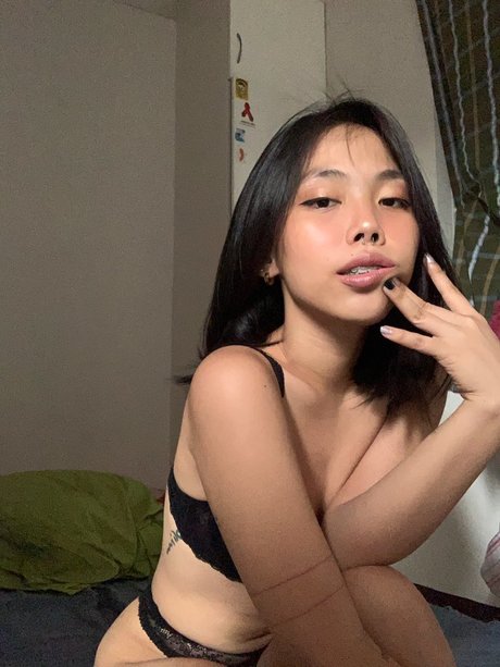 Noreen Pilotin hd model pictures