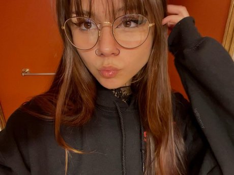 Sxvsy pornstar nude gallery