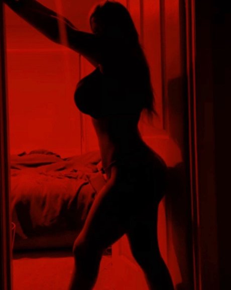 Courtney Maloney model porn archive