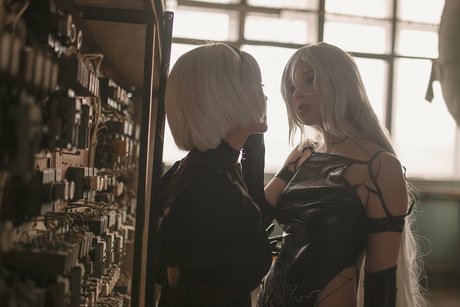 Dear Iris sexy model pic