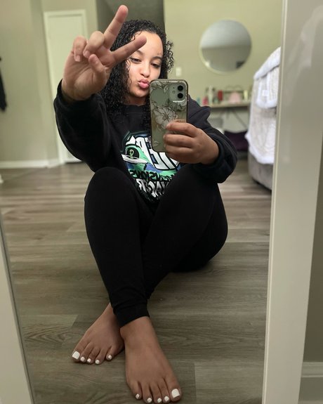 Falliie model high quality archive