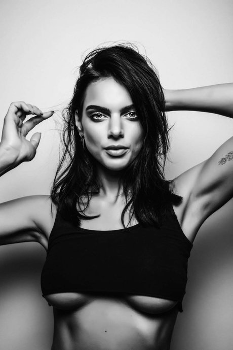 Girls Of The Netherlands model beautiful archive