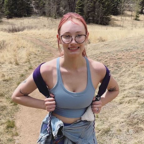 Madison Harnish model naked pic