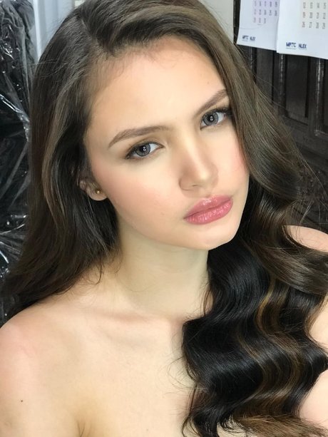 Angela Maria Robson model hd images