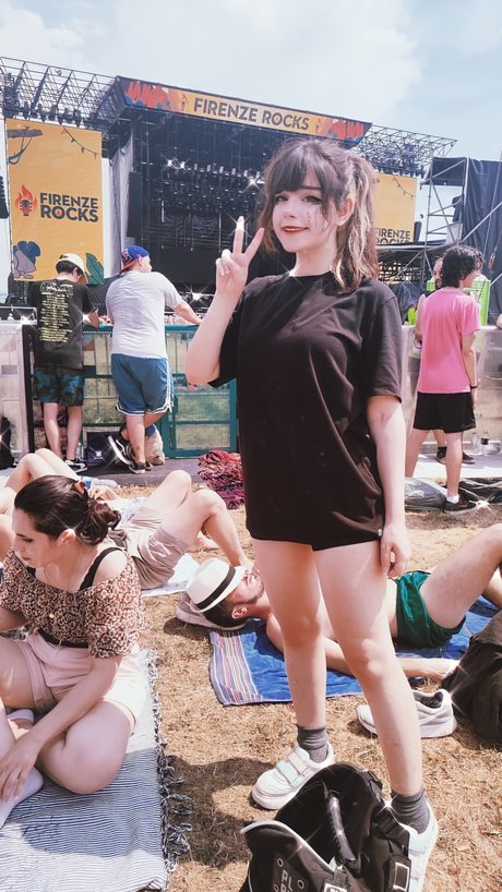 Little Giuli hd model galleries