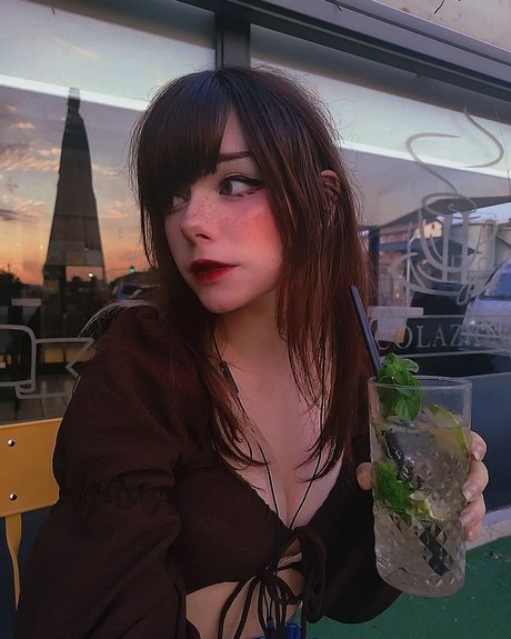 Little Giuli star high quality pictures