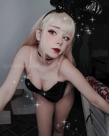 Little Giuli sexy star images