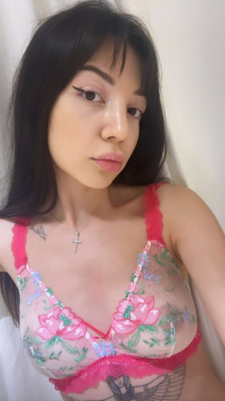 Sinem_ pornstar naked image