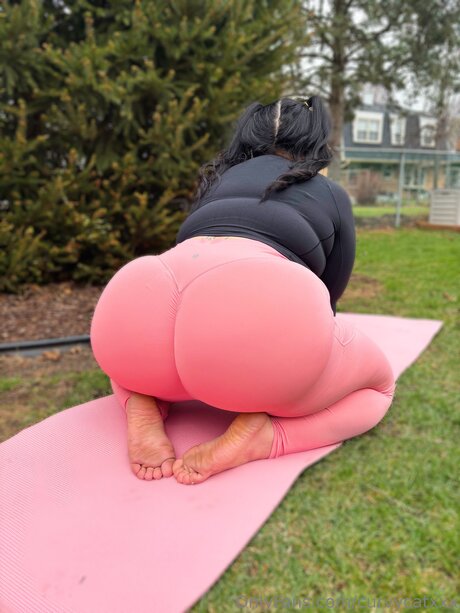 Curvycatxxx pornstar adult photo