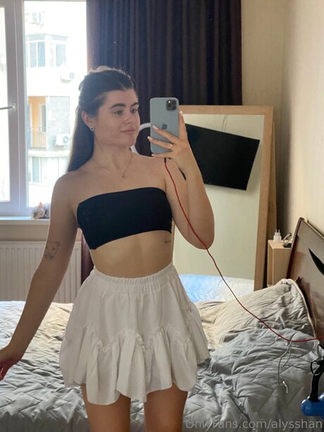 Alysshan free actress photo