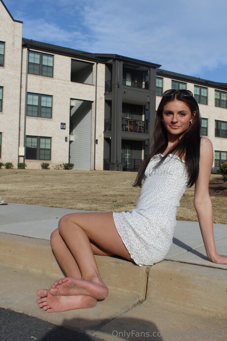 Evesfeet123 star pornographic pic