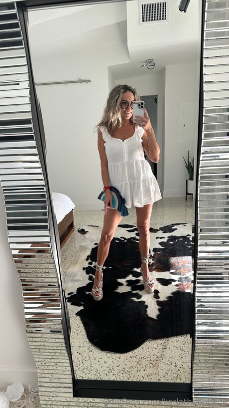 Karlathehotwife pornstar nude photo