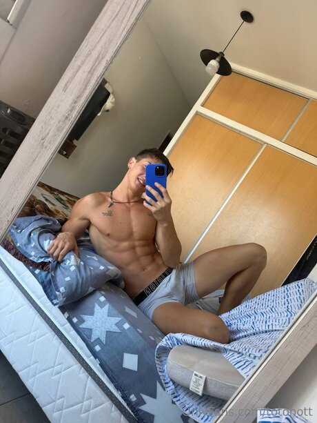 Totohott model nudes pic