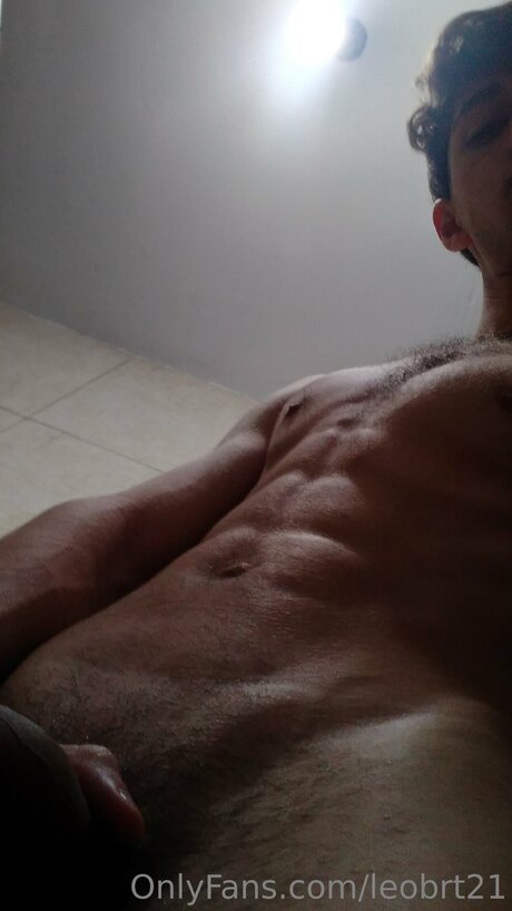 Leobrt21 nudes model photo