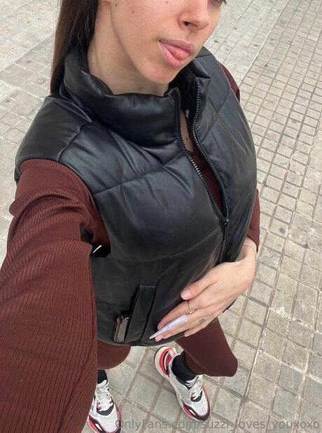 Suzzi Loves Youxoxo hot model galleries