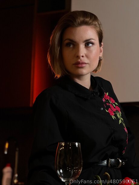 Roxy Blakee nude star gallery