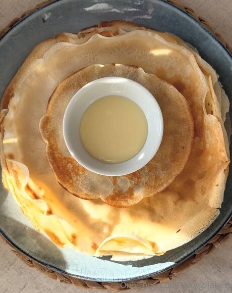 Roxy Blakee actress gallery