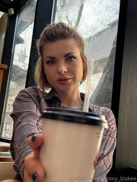 Roxy Blakee model porn pictures