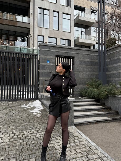 Its Mia Blo0m star pornographic image