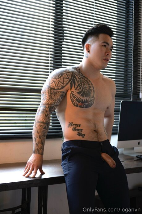 Loganvn pornstar exclusive image