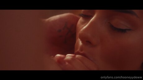 Hooneyydeww hd pornstar picture