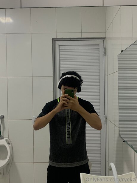 Ryckzi model adult gallery