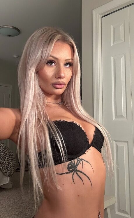 Daisyyy222 pornstar exclusive photos