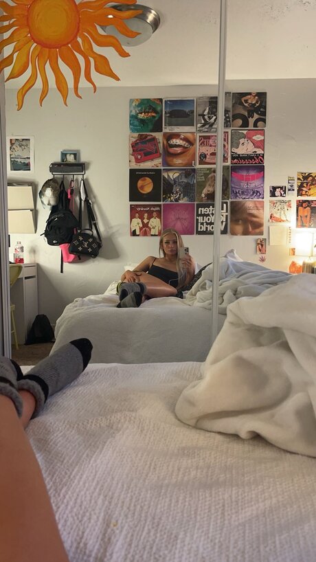 Daisyyy222 nudes star images