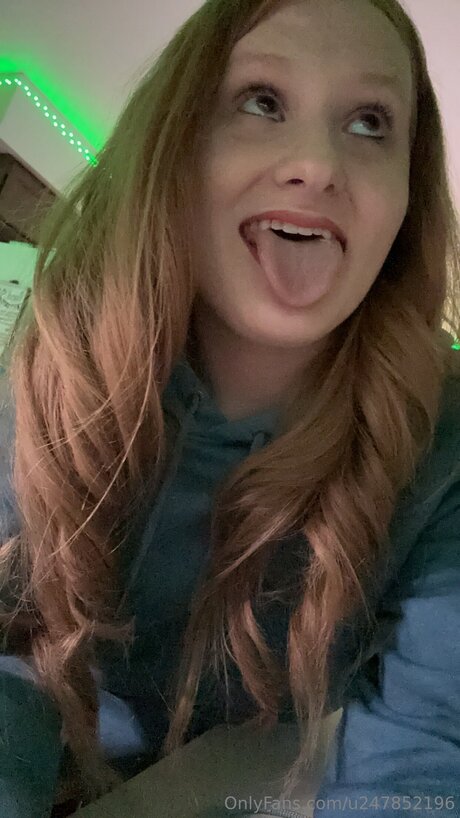 U247852196 star nude picture