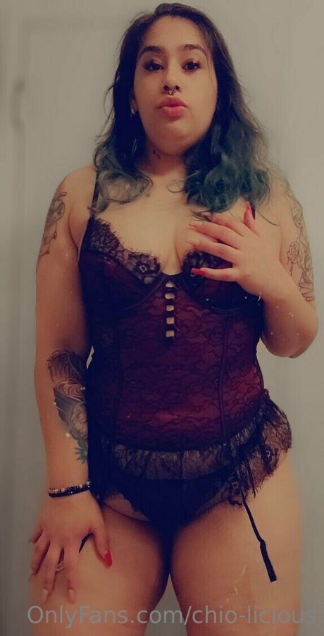 Chio Licious erotic actress pictures