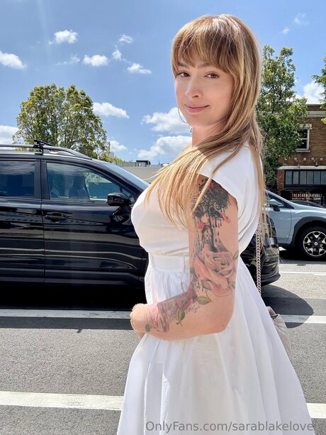 Sarablakelovely model picture