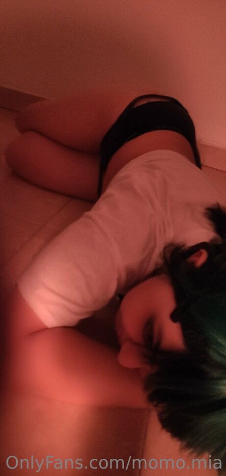 Momo Moonmoon art star gallery