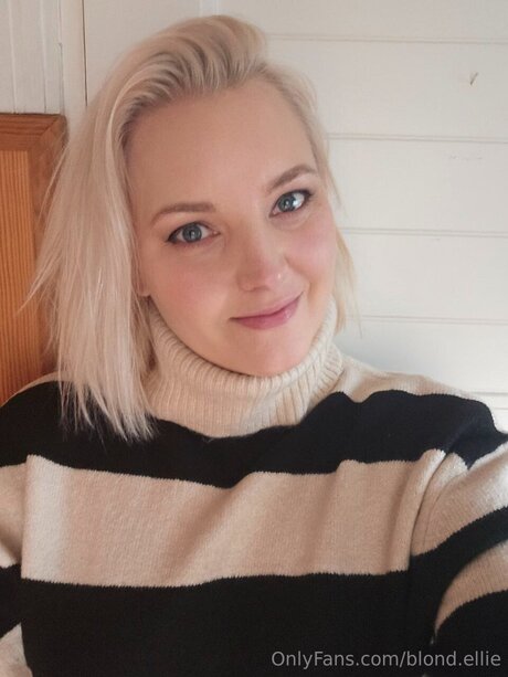 Blond Ellie pornstar xxx photo