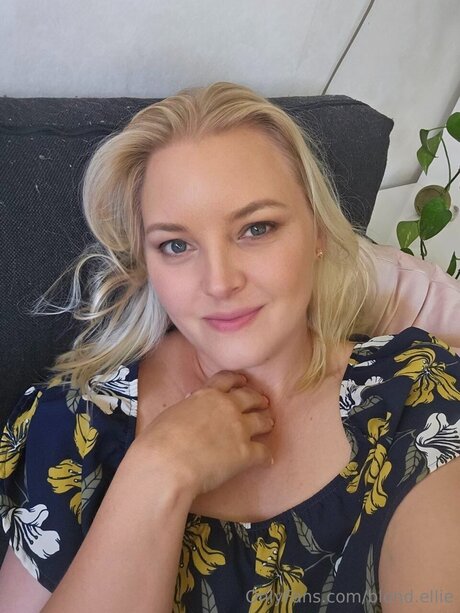 Blond Ellie hot actress archive