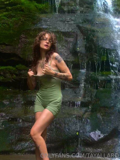 Tayallard nudes model picture