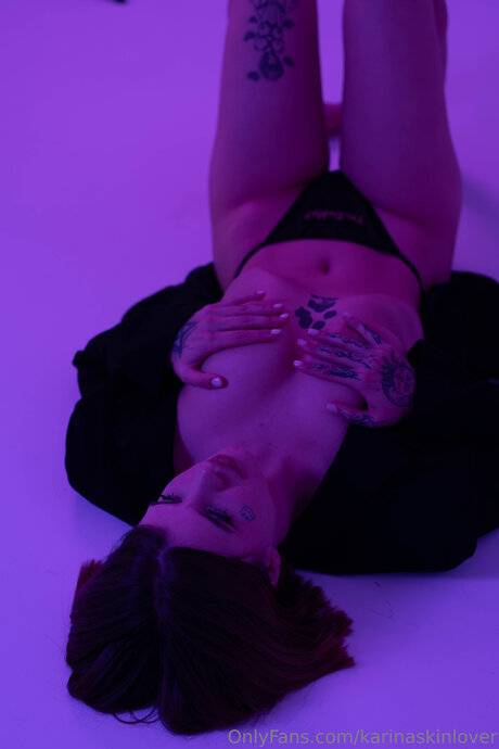 Karinaskinlovers pornstar adult gallery
