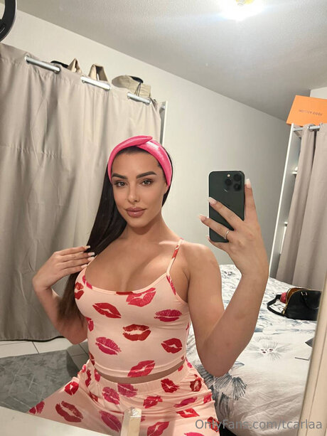 Tcarlaa model naked picture