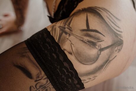 Lola Lu Vip nude model archive