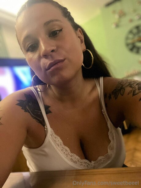 Sweetbeeel porn actress photos