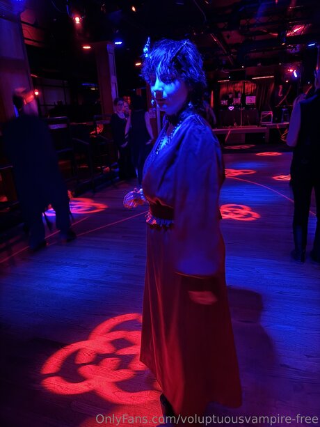 Voluptuousvampire Free star nice photo